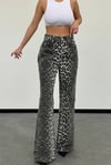 HerTon Yüksek Bel Leopar Desenli Geniş Paça Kadın Pantolon – %100 Pamuk, Trend Flare Jean