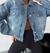 Kadın Düşük Omuz Rahat Kesim Yıpratmalı Denim Ceket