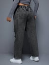 Kadın Yırtık Detaylı Mom Jean Pantolon – Yüksek Bel Vintage Denim Rahat Kesim Trend Pantolon