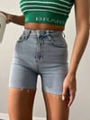 Kadın Yüksek Bel Denim Şort Paçası Püsküllü Jean Bermuda Biker Şort