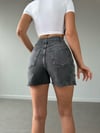 Kadın Yüksek Bel Duble Paça Görünümlü Lıkralı Denim Şort