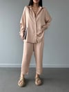 Oversize Düşük Omuz Gömlek ve Havuç Paça Pantolon Set Takım