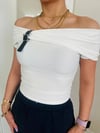 Kadın Beyaz Kemer Detaylı Madonna Yaka Bluz HZL25S-FRY123161