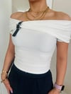 Kadın Beyaz Kemer Detaylı Madonna Yaka Bluz HZL25S-FRY123161