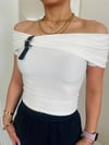 Kadın Beyaz Kemer Detaylı Madonna Yaka Bluz HZL25S-FRY123161