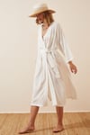 Kadın Beyaz Kuşaklı Yırtmaçlı Uzun Kimono HZL22S-BD158351