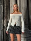 Kadın Beyaz Madonna Yaka  Düğme Detaylı Crop Bluz HZL25W-ZK11491
