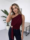 Kadın Bordo Asimetrik Tek Omuz Drapeli Gold Aksesuar Detaylı Sandy Bluz HZL26S-FRY123751