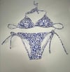 Kadın Çini Desen Mavi Beyaz Desen Boyundan İp Bağlamalı Üçgen Bikini Takımı HZL25S-LC5005