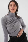 Kadın Gri Büzgü Detay Balıkçı Yaka Sandy Bluz HZL25W-BD19251
