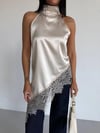 Kadın Krem Halter Yaka Dantel İşlemeli Asimetrik Saten Bluz HZL26S-FRY123901