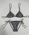 Kadın Leopar Siyah Boyundan İp Bağlamalı Üçgen Bikini Takımı HZL25S-LC5005