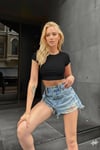 Kadın Siyah Bisiklet Yaka Kısa Kollu Penye Crop T-Shirt HZL24S-ZK10271