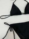 Kadın Siyah Boyundan İp Bağlamalı Üçgen Bikini Takımı HZL25S-LC5005