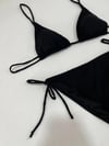 Kadın Siyah Boyundan İp Bağlamalı Üçgen Bikini Takımı HZL25S-LC5005