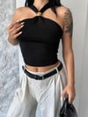 Kadın Siyah Halter Yaka Metal Detaylı Şık Crop Bluz HZL25S-FRY123251