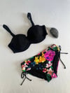 Kadın Siyah Taş İşlemeli Çiçek Desenli Bikini Takım HZL25S-LC3368