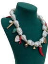 Beyaz İncili Biber Charm Kolye (40+5 CM)