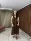 Sırtı Lastikli Keten Elbise (Kahve)