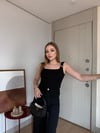 Askı Aksesuar Detay Kare Yaka Yırtmaçlı Bluz Siyah 2301
