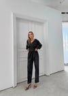 BATİK DESEN KAPÜŞONLU V YAKA BLUZ VE PANTOLONLU İKİLİ MODAL TAKIM SİYAH