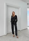 BATİK DESEN KAPÜŞONLU V YAKA BLUZ VE PANTOLONLU İKİLİ MODAL TAKIM SİYAH