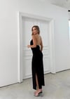 DEGAJE YAKA BOYUN AKSESUAR DETAY UZUN SANDY ELBİSE SİYAH