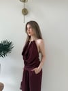 Degaje Yaka Sırt Dekolte Aksesuar Detay Bluz ve Pantolonlu Gofre Kumaş İkili Takım Bordo 2222