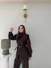 Dik Yaka Omuz Apolet Detay Bel Kemerli Ceket ve Pantolonlu Double Kumaş İkili Takım Kahve 2096