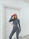FERMUARLI PARMAK GEÇME DETAY BLUZ VE PANTOLONLU TAYT TAKIM GRİ
