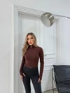 FERMUARLI PARMAK GEÇME DETAY CROP BLUZ KAHVE