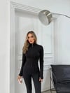 FERMUARLI PARMAK GEÇME DETAY CROP BLUZ SİYAH
