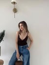 İp Askılı Degaje Yaka Dantel Detay Sandy Bluz Acı Kahve 2199