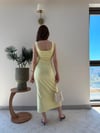 Kare Yaka Askı Aksesuar Detay Yırtmaçlı Modal Elbise Sarı 2333