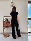 Kayık Yaka Bel Burgu Detay Asimetrik Bluz ve Pantolonlu Gofre İkili Takım Siyah 2335