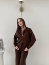 KAYIK YAKA ÇİFT FERMUARLI HIRKA VE PANTOLONLU TRİKO İKİLİ TAKIM ACI KAHVE