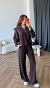 Kayık Yaka Detay Fermuarlı Sweat ve Pantolonlu Selanik Kumaş İkili Takım Acı Kahve 2424
