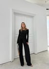 MADONNA YAKA AKSESUAR DETAY BLUZ VE PANTOLONLU GOFRE İKİLİ TAKIM SİYAH