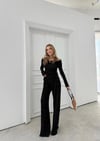 MADONNA YAKA AKSESUAR DETAY BLUZ VE PANTOLONLU GOFRE İKİLİ TAKIM SİYAH