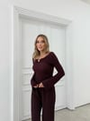 MADONNA YAKA AKSESUAR DETAY BLUZ VE PANTOLONLU GOFRE İKİLİ TAKIM BORDO