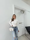 MODAL KUMAŞ PARMAK GEÇMELİ BASİC BLUZ BEYAZ