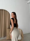 SIRT DEKOLTE DETAY CROP BLUZ SİYAH