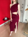 Tek Omuz Bel Aksesuar Detay Yırtmaçlı Elbise Bordo 2206