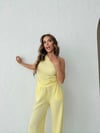 Tek Omuz Bel Drape Detay Bluz ve Pantolonlu Gofre İkili Takım Sarı 2225