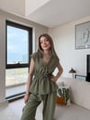 V Yaka Bel Büzgü Bağlama Detay Bluz ve Pantolonlu Keten İkili Takım Haki 2223