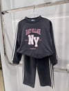 Kız Çocuk NY Baskılı Şeritli Sweatshirt ve Geniş Paça Pantolon 2'li Eşofman Takımı Antrasit