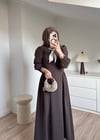 Fularlı Belden Oturtmalı Elbise Kahve