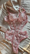 Pembe Beyaz Çİçekli Bodysuit