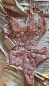 Pembe Beyaz Çİçekli Bodysuit