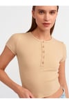 30938-dugme-detayli-crop-top-bej-04-b02.jpg